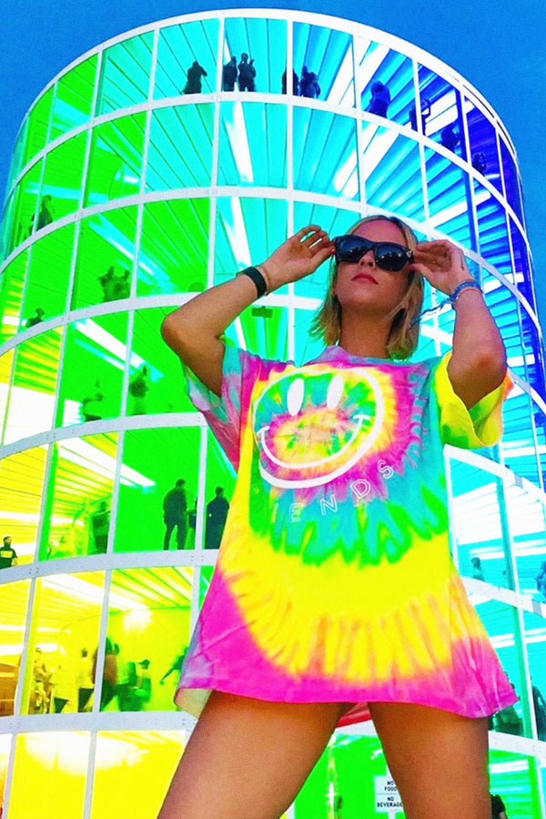 Festy Besty @ Coachella 2019 - Make Friends T-Shirt Neon Tie Dye 